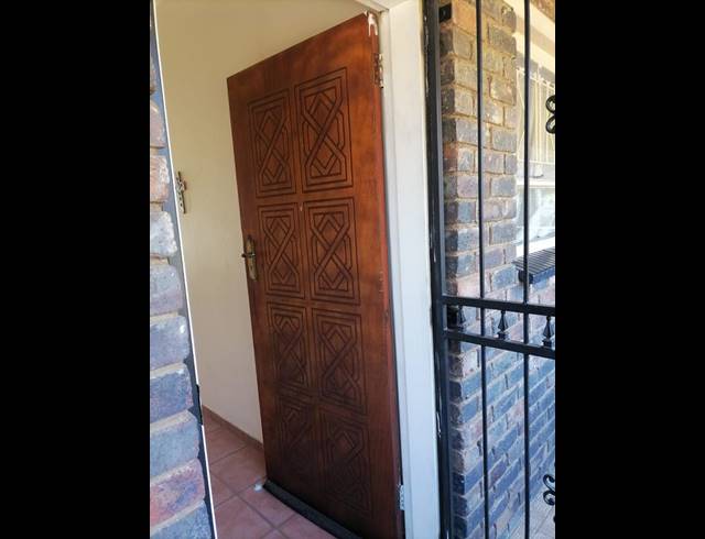 2 BEDROOM APARTMENT FOR SALE IN CROYDON